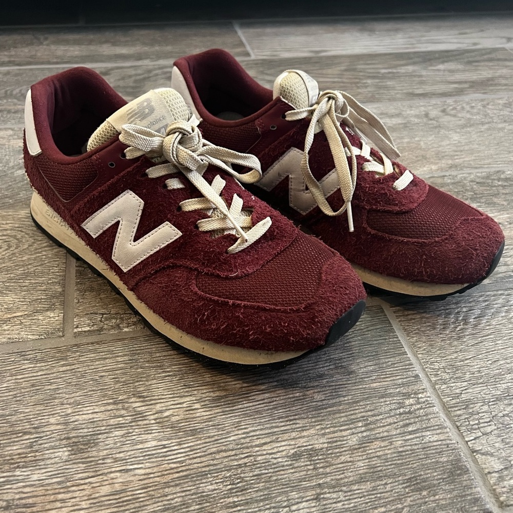 NewBalance574 sneaker gender inclusive mens10 womens11.5 crimson burgundy maroon